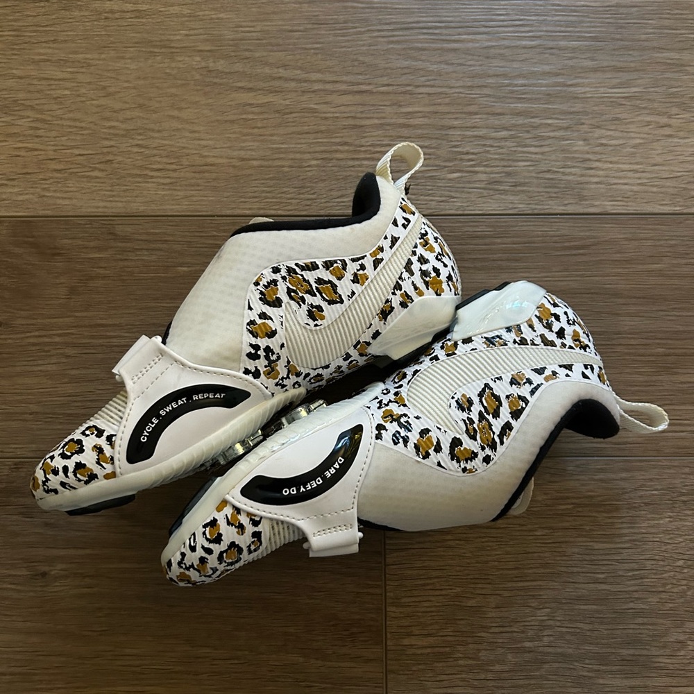 Nike spin shoes